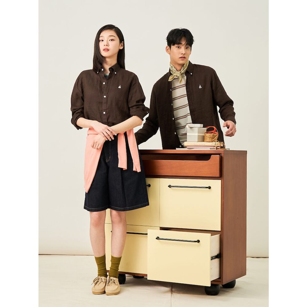 빈폴 멘(BEANPOLE MEN) 남녀공용 리넨 솔리드 셔츠  브라운