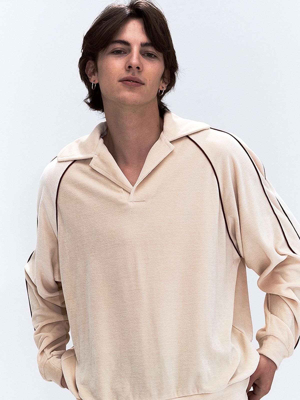 에르에르(ERER) Man Velour Piped Collar Tee Cream