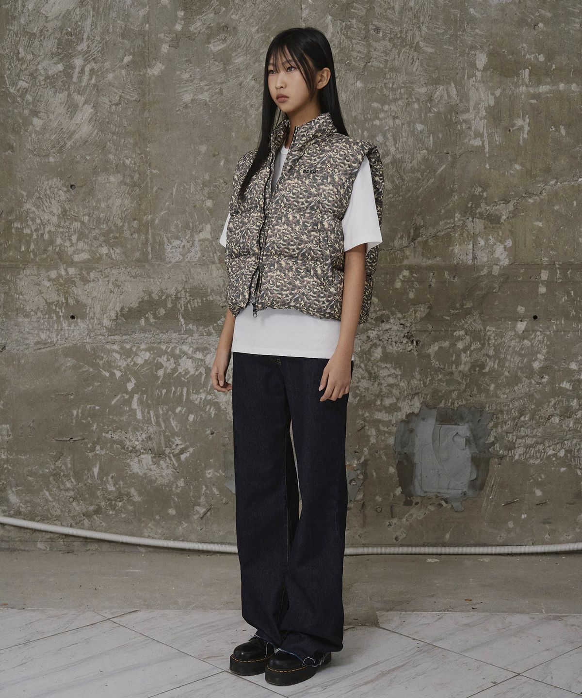 에르에르(ERER) Leopard Print Down Vest Khaki