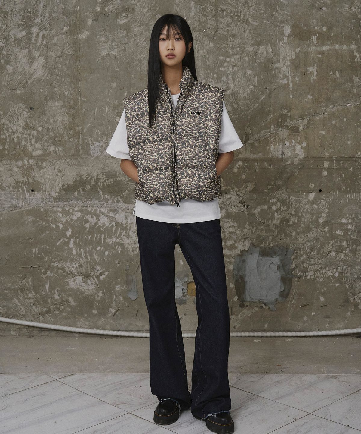 에르에르(ERER) Leopard Print Down Vest Khaki