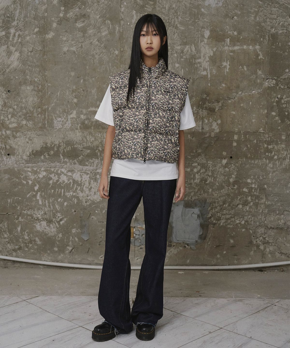에르에르(ERER) Leopard Print Down Vest Khaki