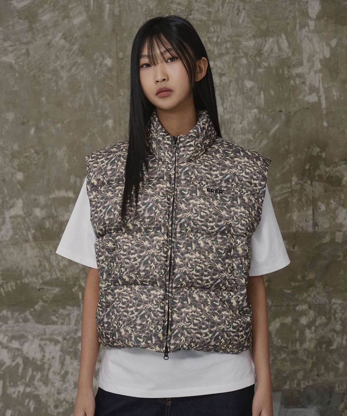 에르에르(ERER) Leopard Print Down Vest Khaki