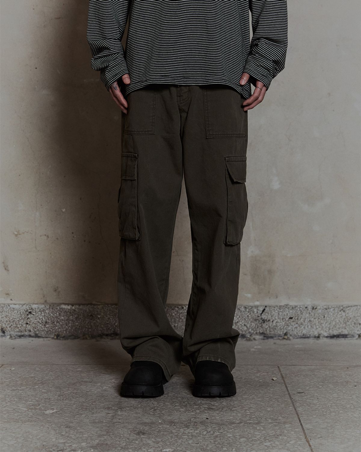 덤(THUMB) VINTAGE WASHED CARGO PANTS 09