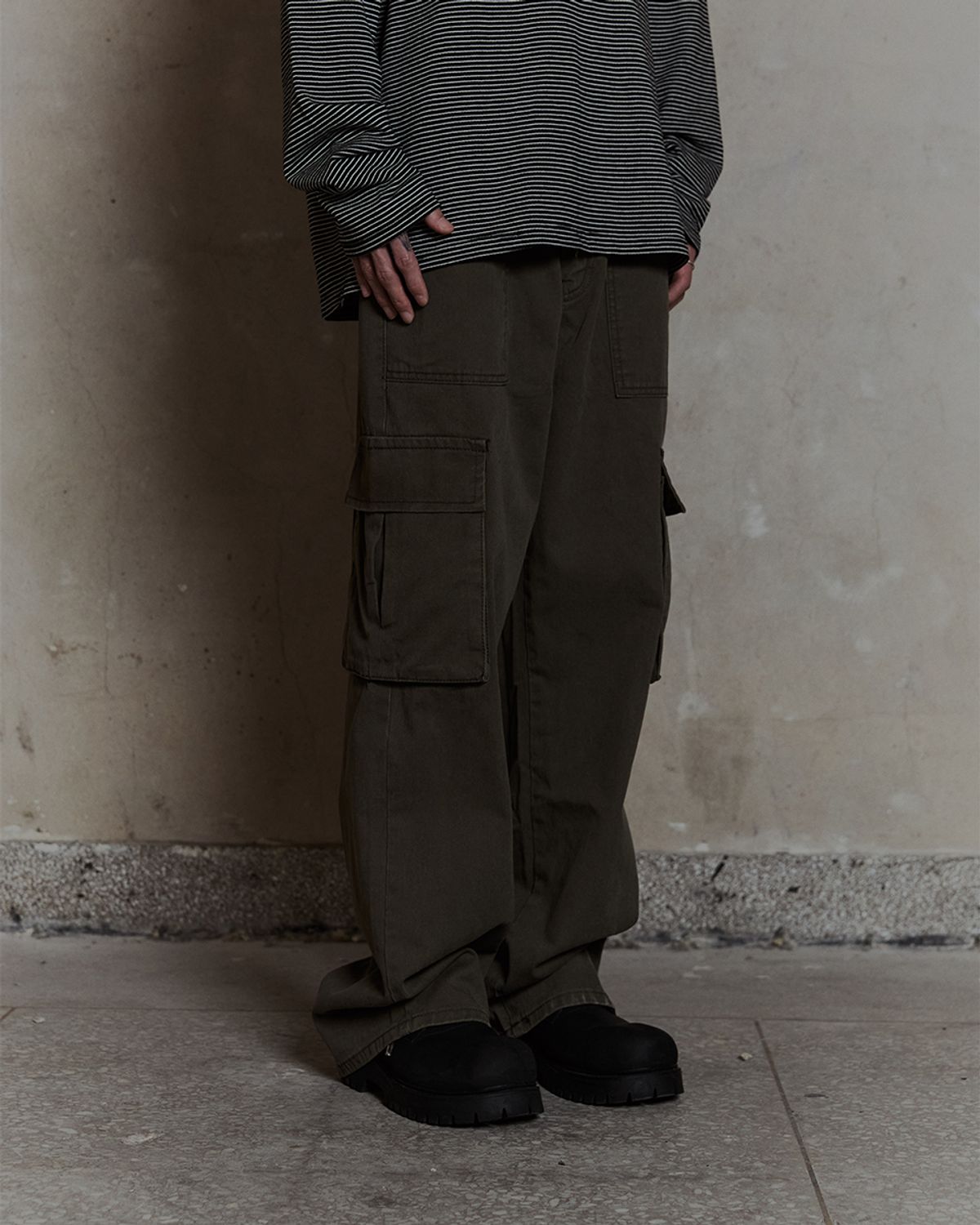 덤(THUMB) VINTAGE WASHED CARGO PANTS 09