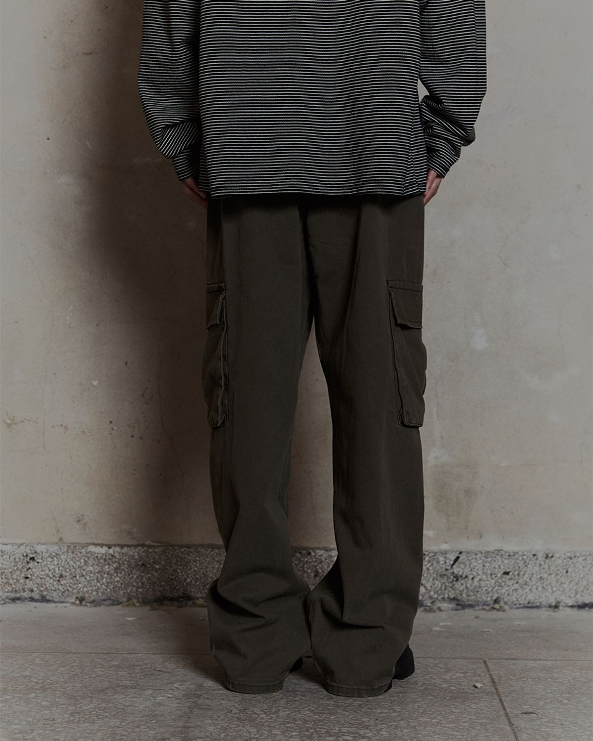 덤(THUMB) VINTAGE WASHED CARGO PANTS 09