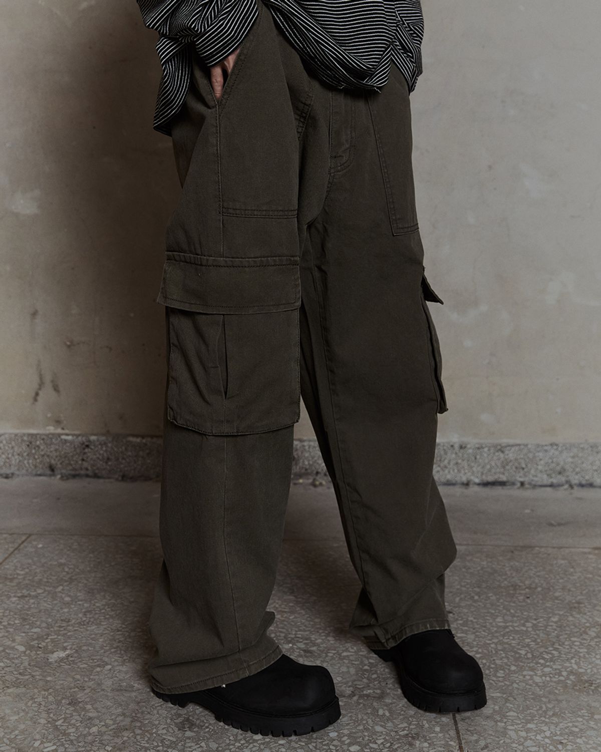 덤(THUMB) VINTAGE WASHED CARGO PANTS 09
