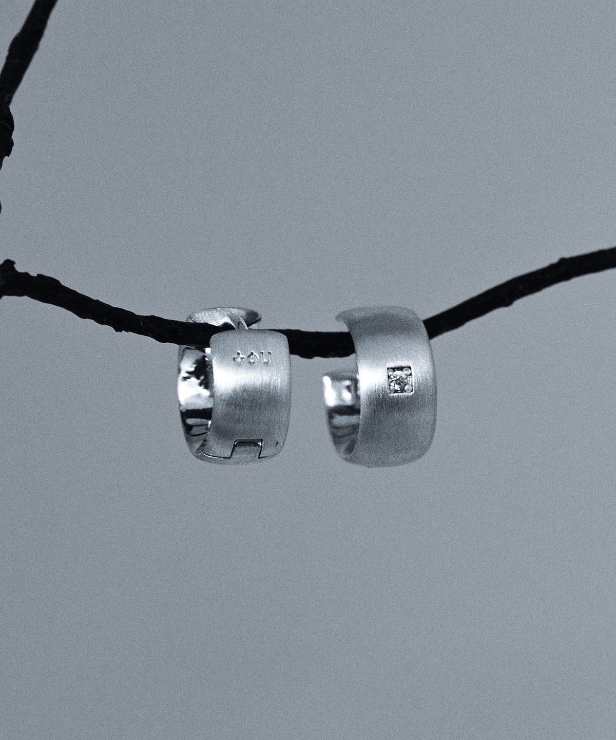 티오유(TOU) NP003 Hidden Shine Matte Cubic Earrings