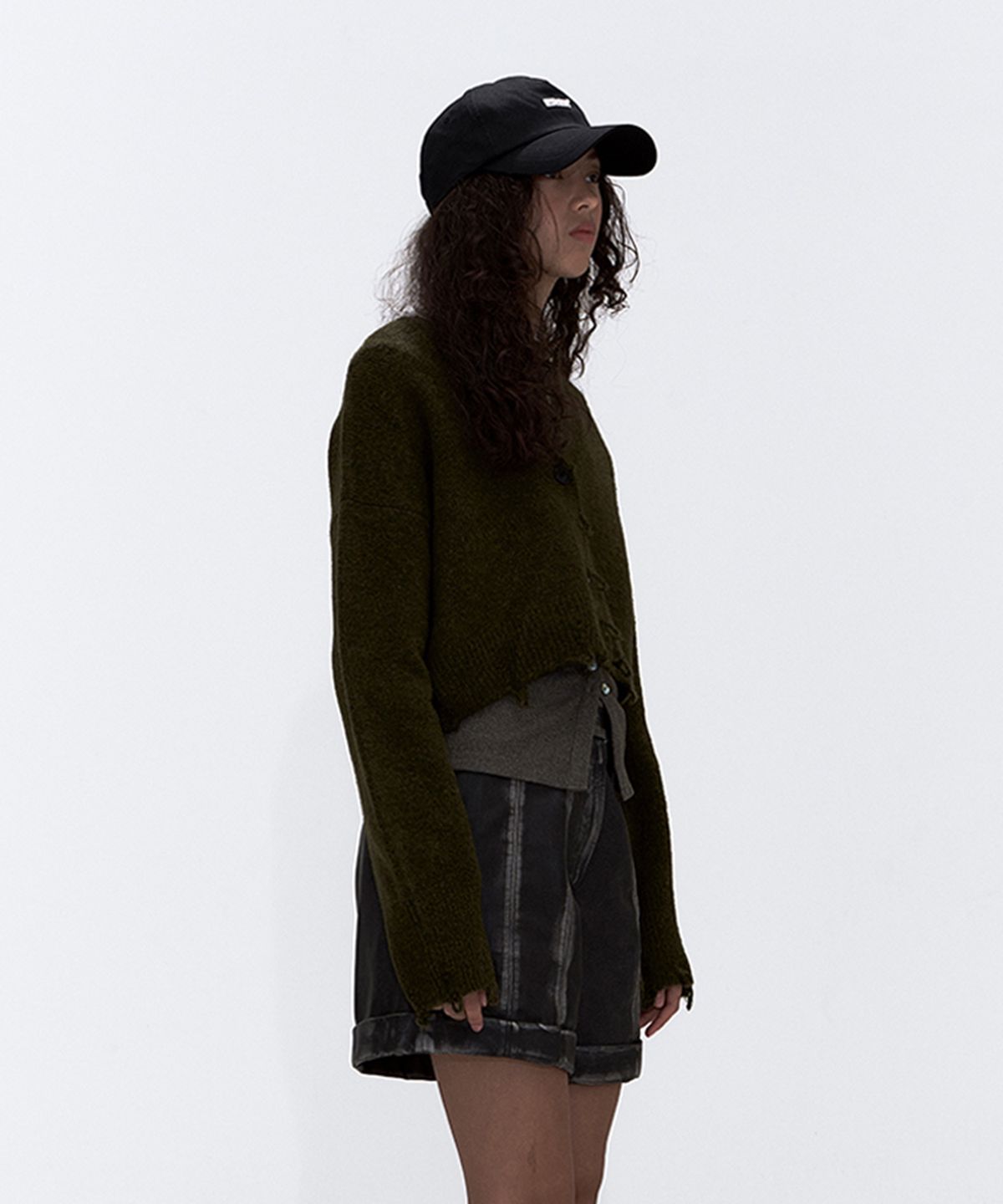 에르에르(ERER) Frayed Edge Cropped Cardigan Khaki