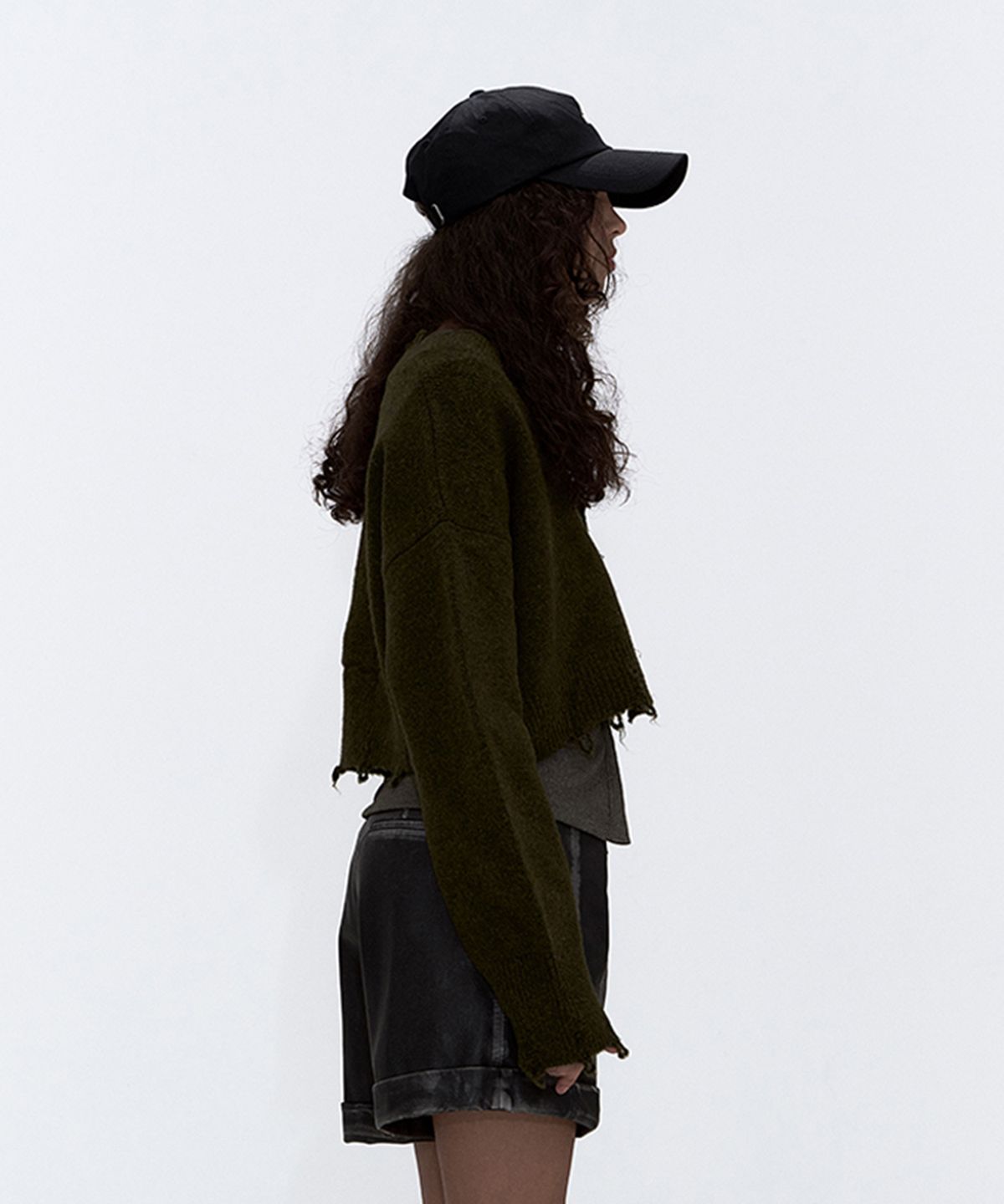 에르에르(ERER) Frayed Edge Cropped Cardigan Khaki