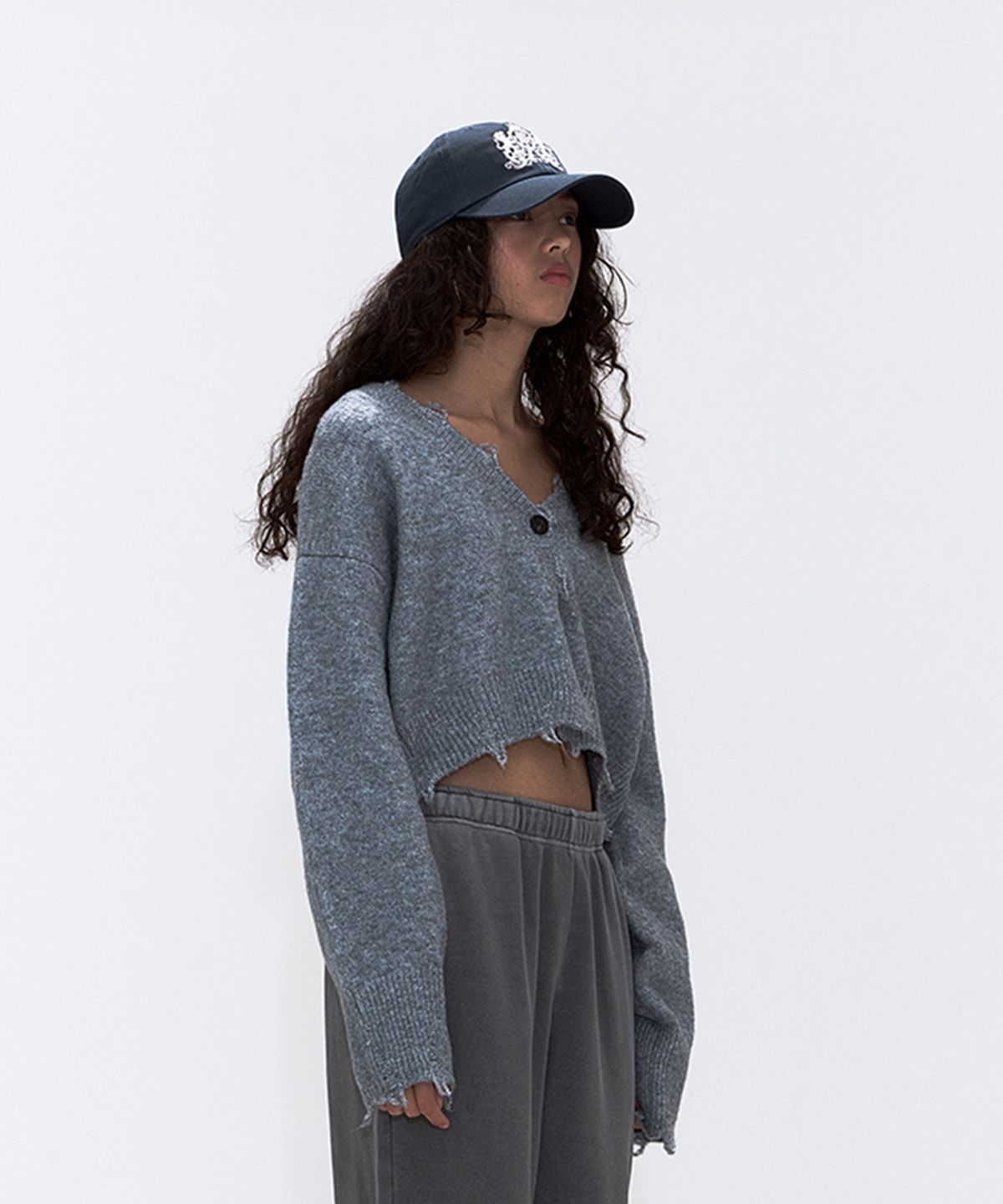 에르에르(ERER) Frayed Edge Cropped Cardigan Gray