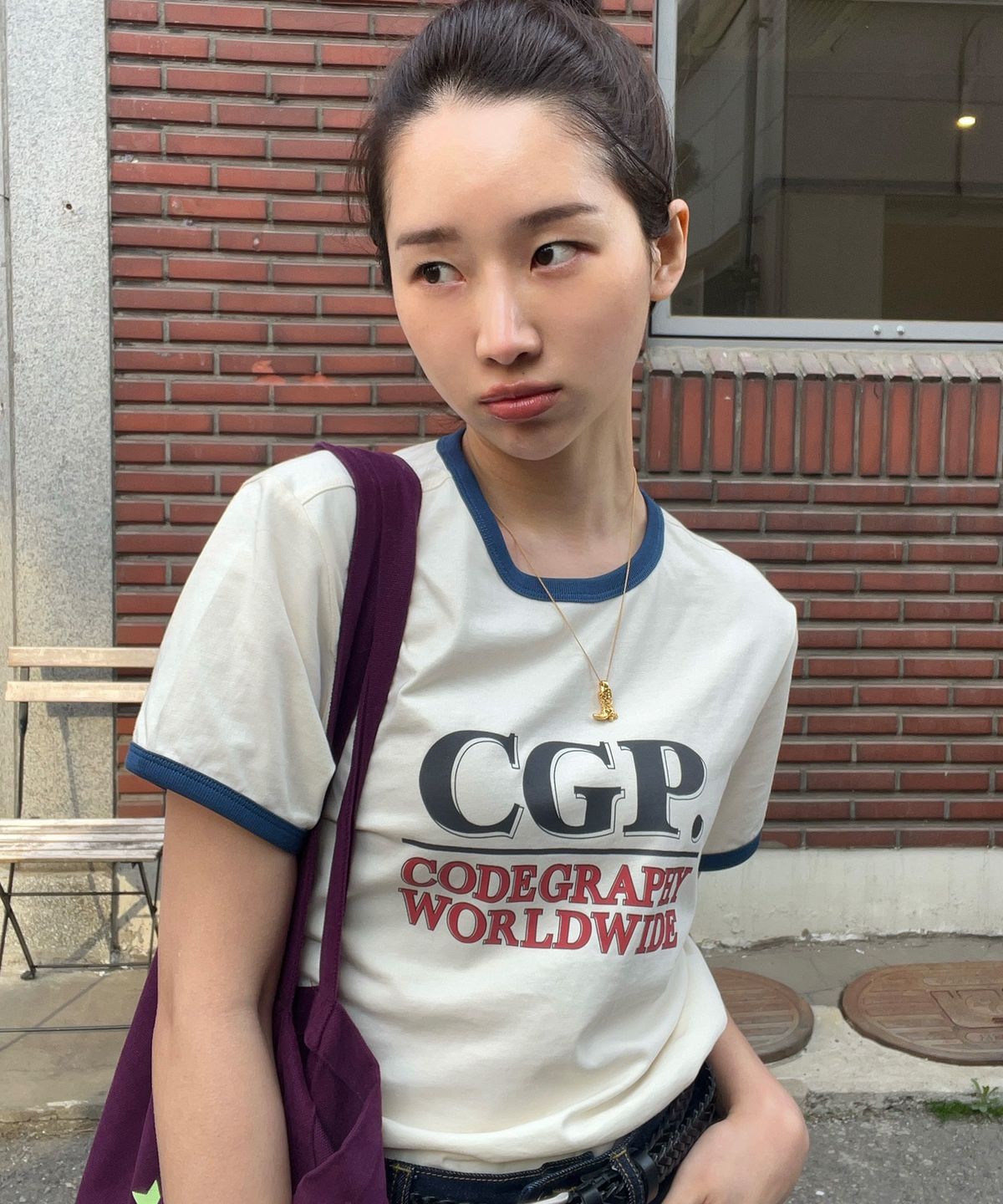 코드그라피(CGP) (우먼) 스퀘어 로고 링거 반소매 티셔츠_크림