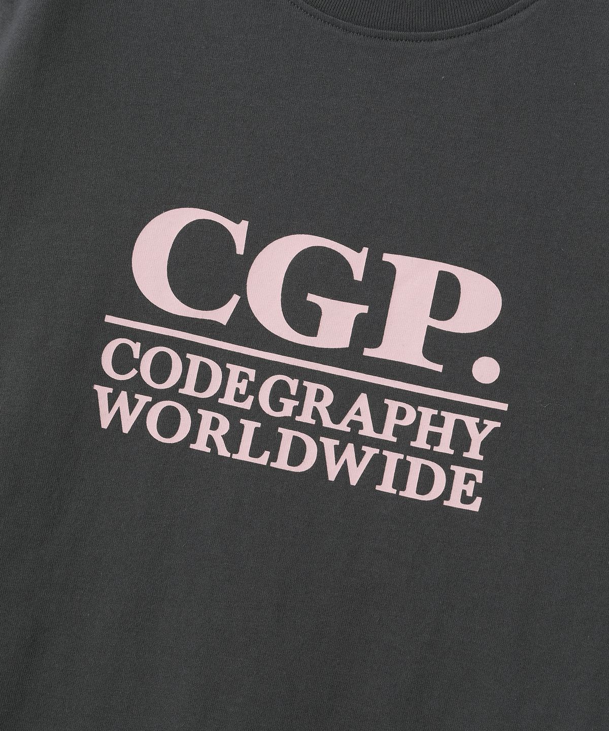 코드그라피(CGP) (우먼) 스퀘어 로고 반소매 티셔츠_차콜