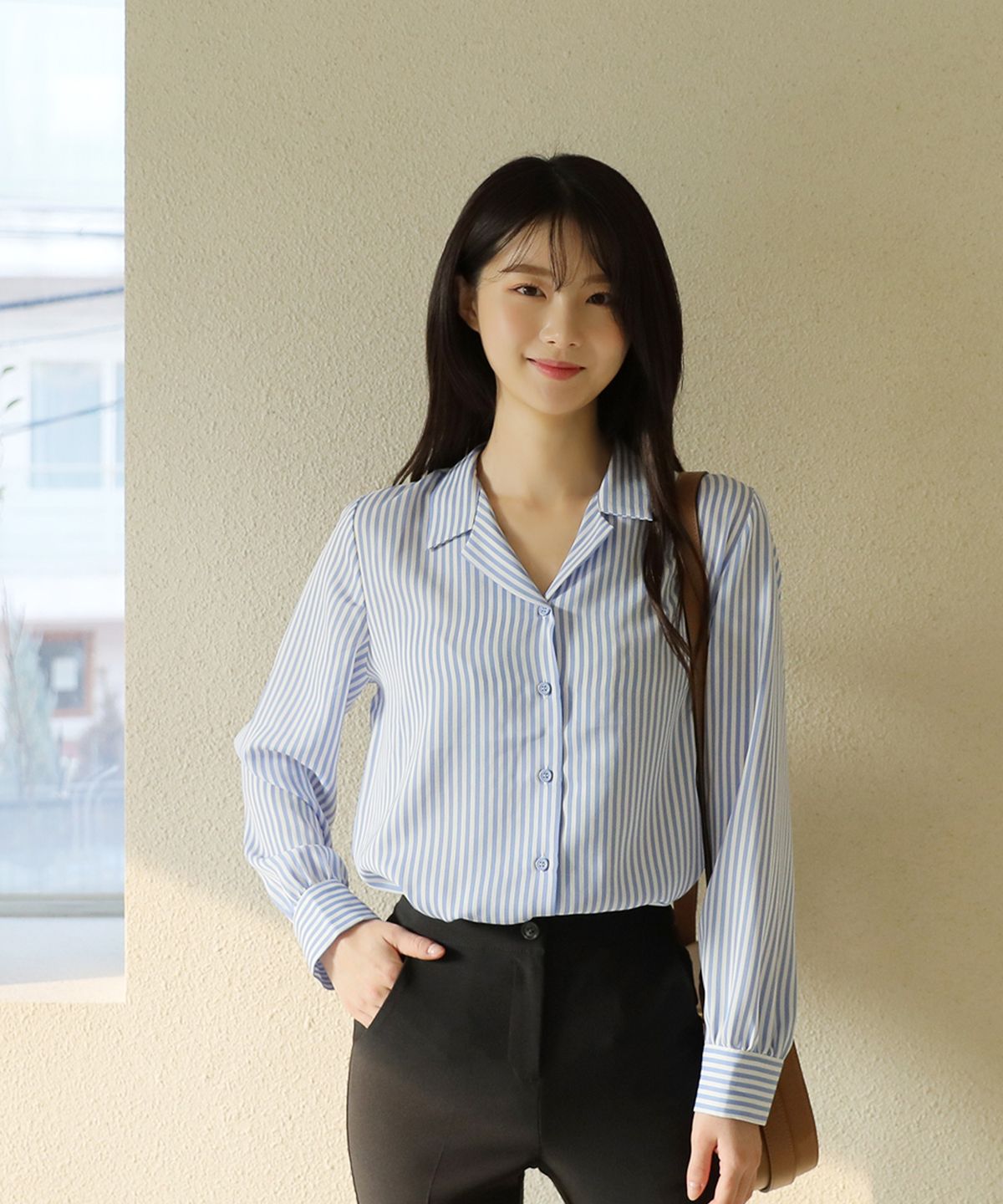 빼빼(BBAEBBAE) 투카라넥 베이직 스트라이프 블라우스