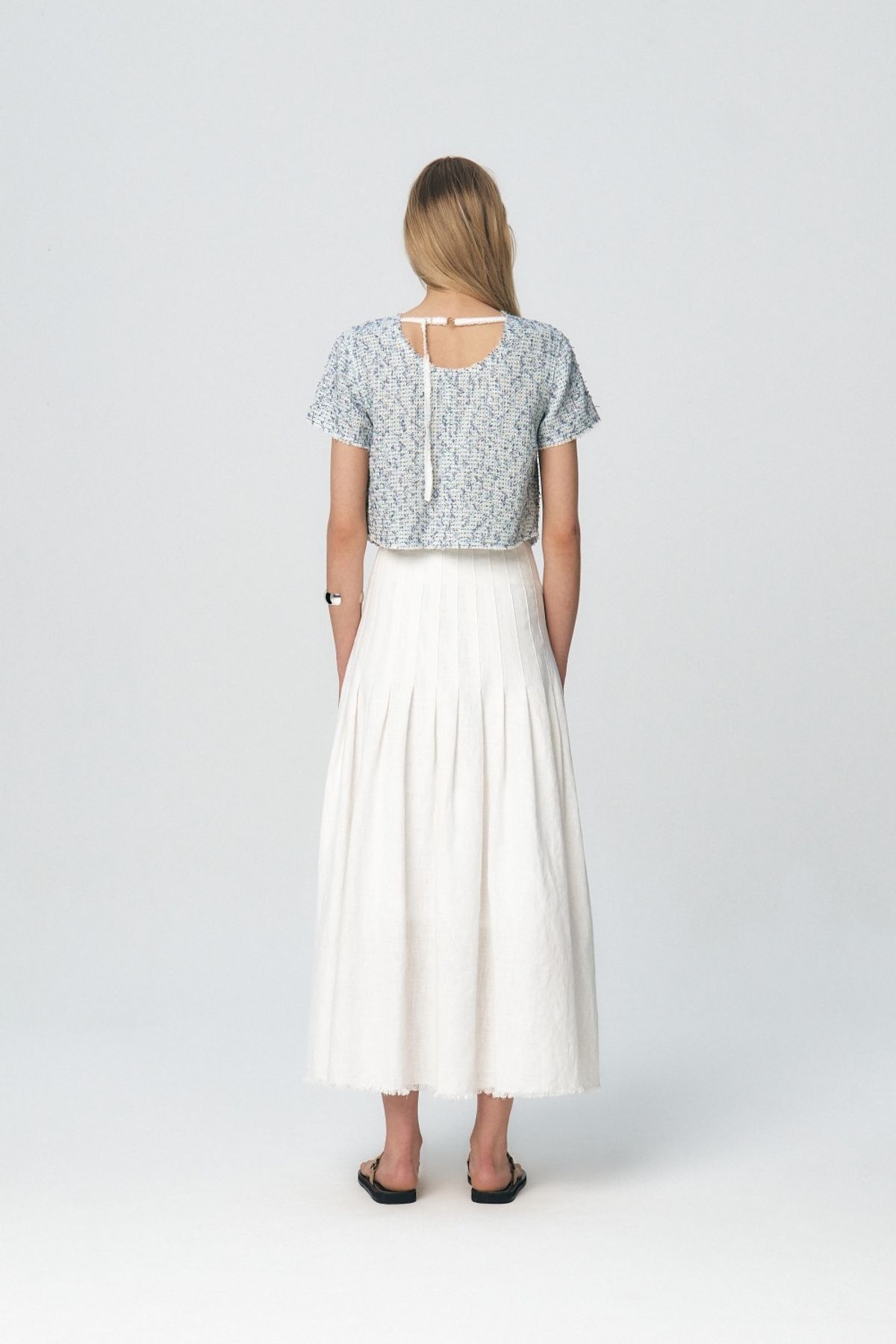 쿠메(KUMÉ) Linen Pleated Long Skirt, Ivory