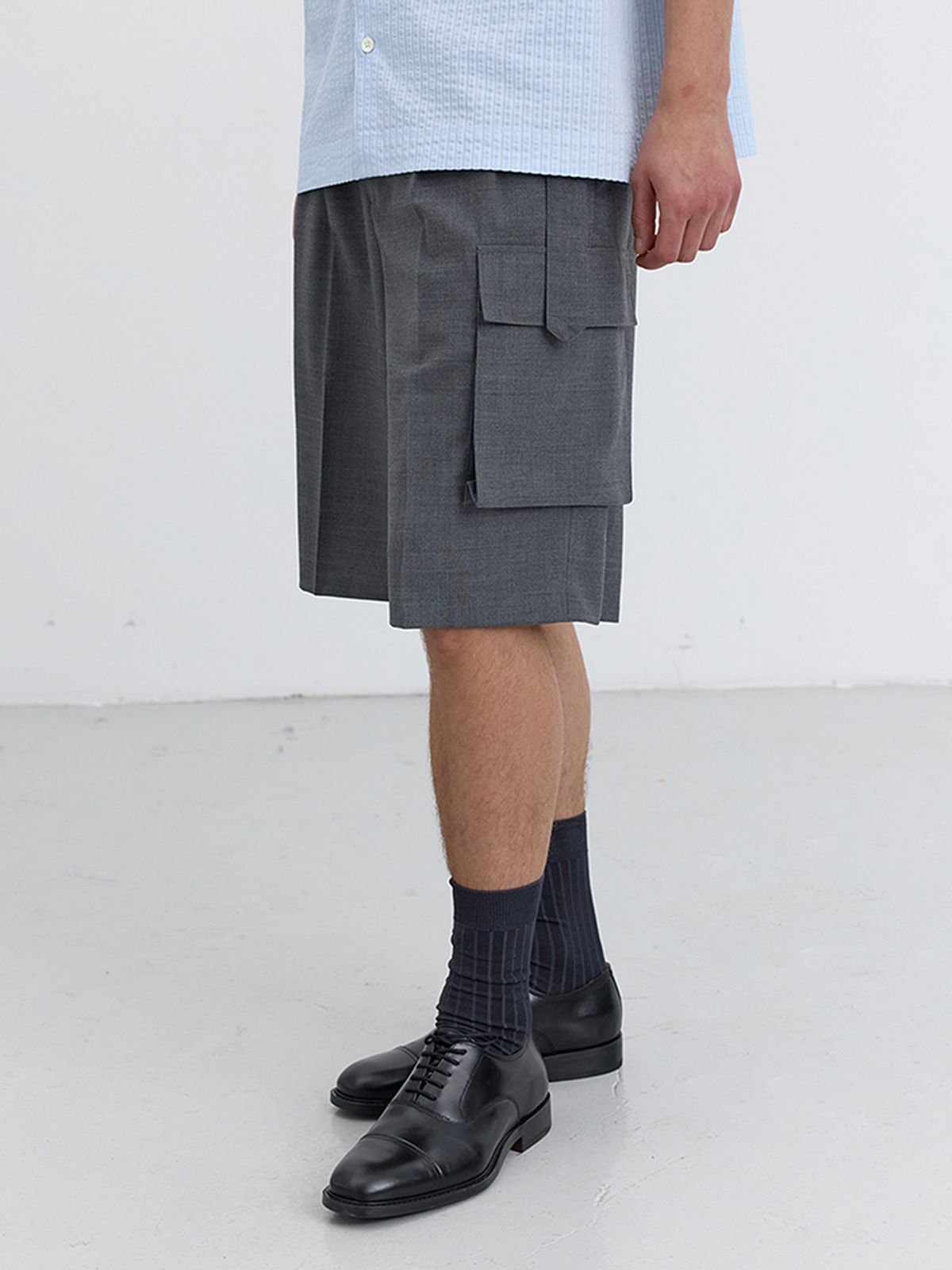 던스트 포 맨(DUNST FOR MEN) BELTED MULTIPOCKET BERMUDA SHORTS_UDPA5B325_CHARCOAL GREY