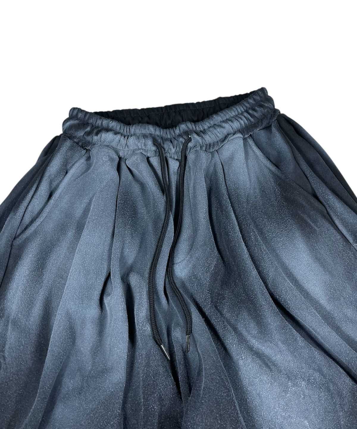 스케이터락(SK8ER ROCK) Painting Cross Bermuda Shorts ((black))