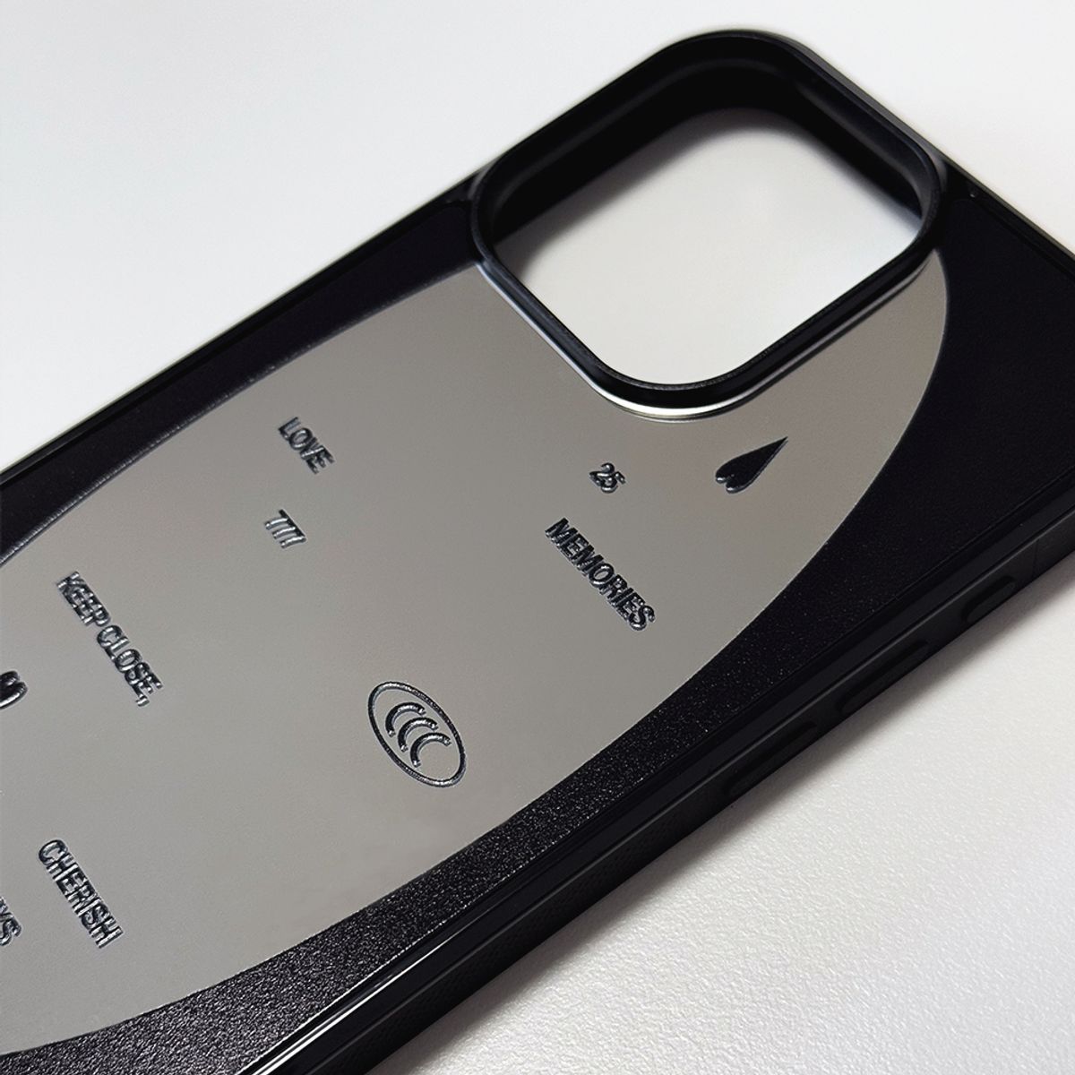 메모리즈바운더리(MEMORIESBOUNDARY) LOVE Memories Bumper Mirror Phone Case (BK)/(MagSafe)