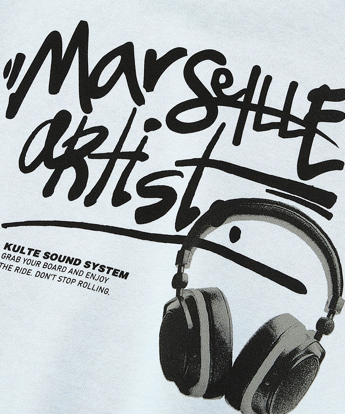 쿨트(KULTE) MARSEILLE ARTIST CREWNECK LBLUE