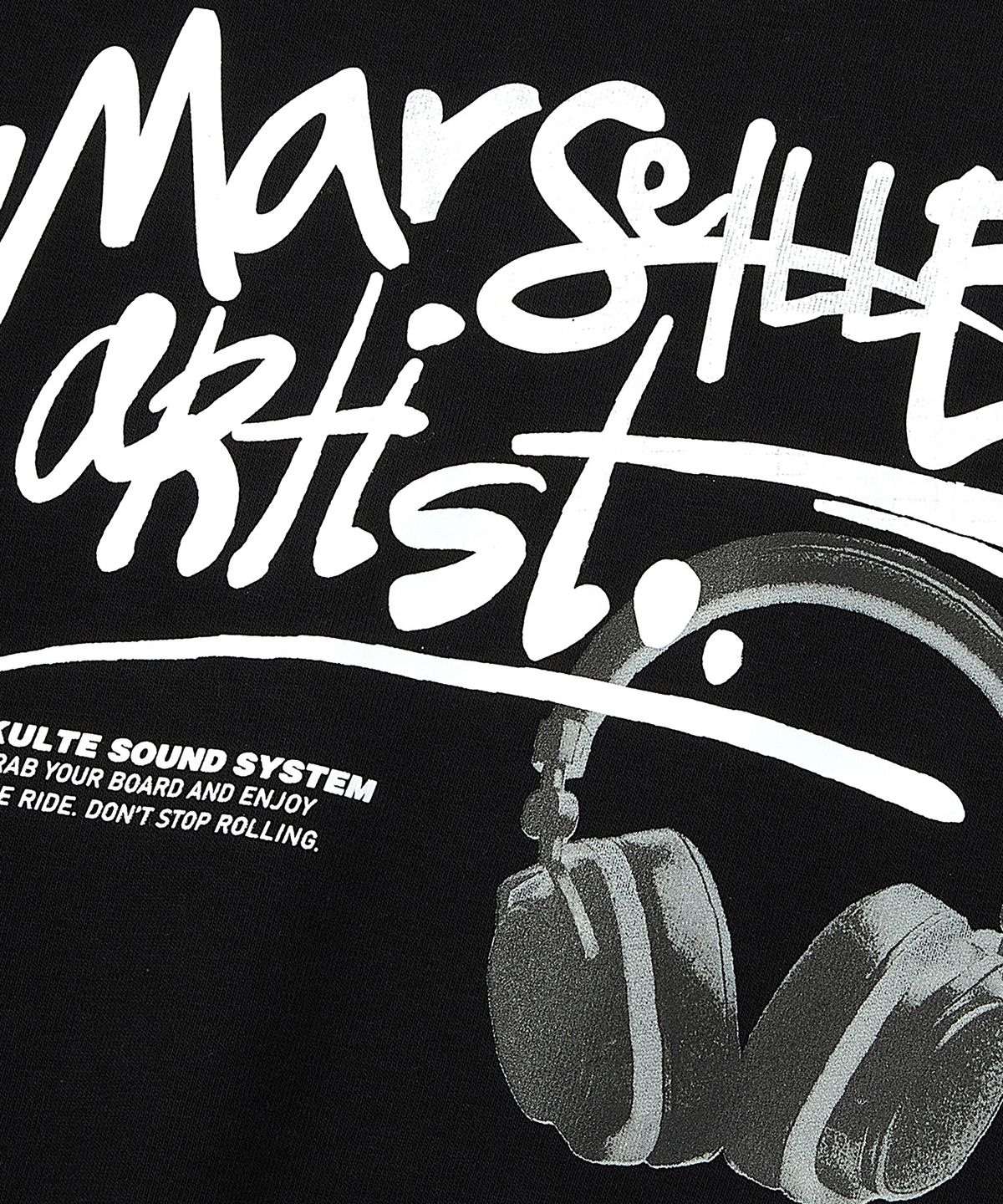 쿨트(KULTE) MARSEILLE ARTIST CREWNECK BLACK