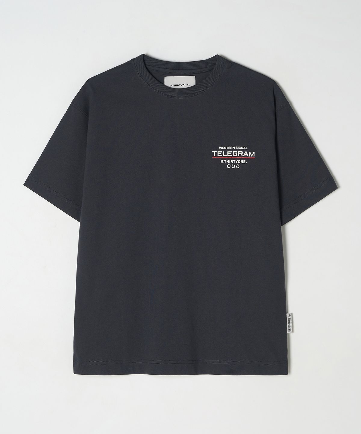 디써티원(DTHIRTYONE) (WOMAN) Telegram Letter T-Shirt (Charcoal Grey)