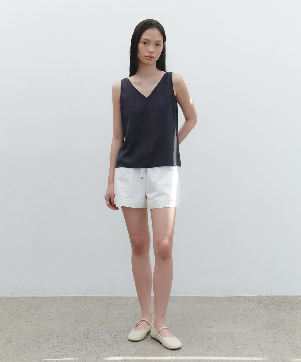 유라고(URAGO) Joy V-neck sleeveless