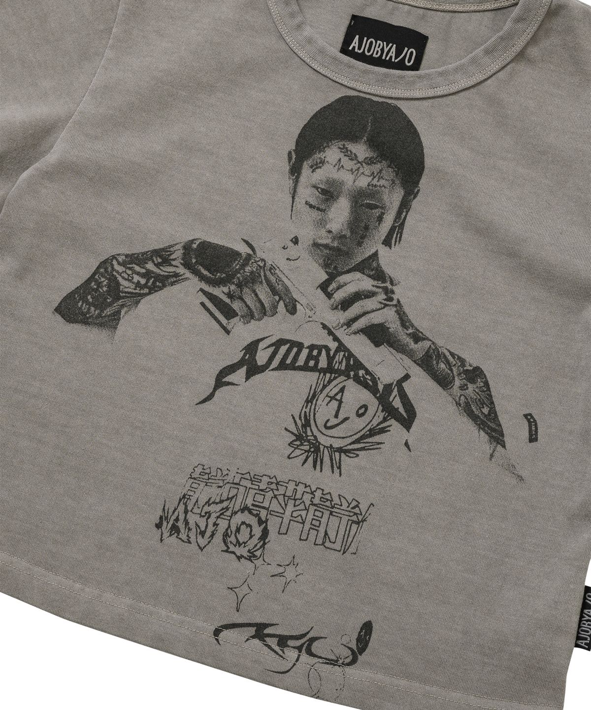아조바이아조(AJOBYAJO) Pseudo Knight Cropped T-Shirt [DUSTY BEIGE]