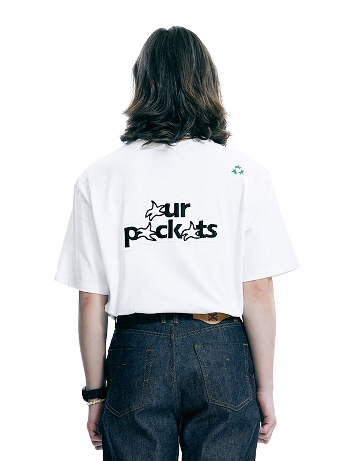 아워포켓츠(OURPOCKETS) 아워포켓츠 시그니처 로고 티셔츠(화이트)