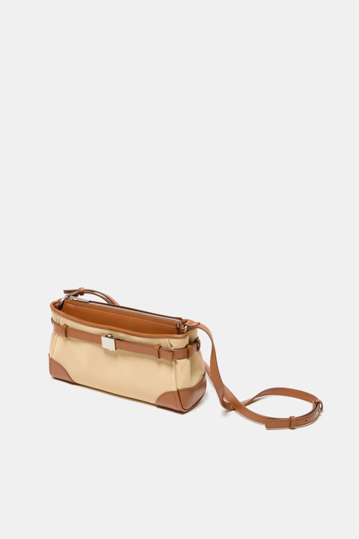 쿠론(COURONNE) Bonheur Shoulder 24 Nylon_RCBSX25166CMX