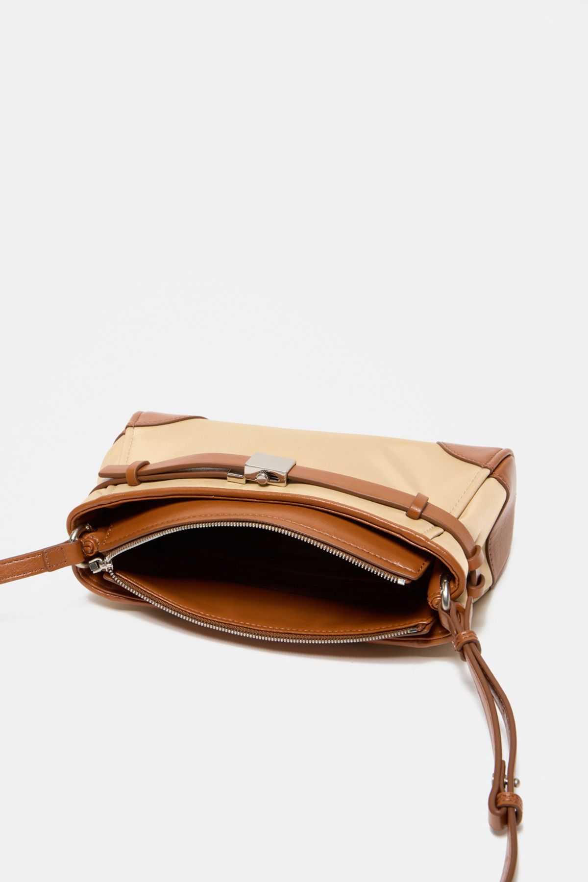 쿠론(COURONNE) Bonheur Shoulder 24 Nylon_RCBSX25166CMX