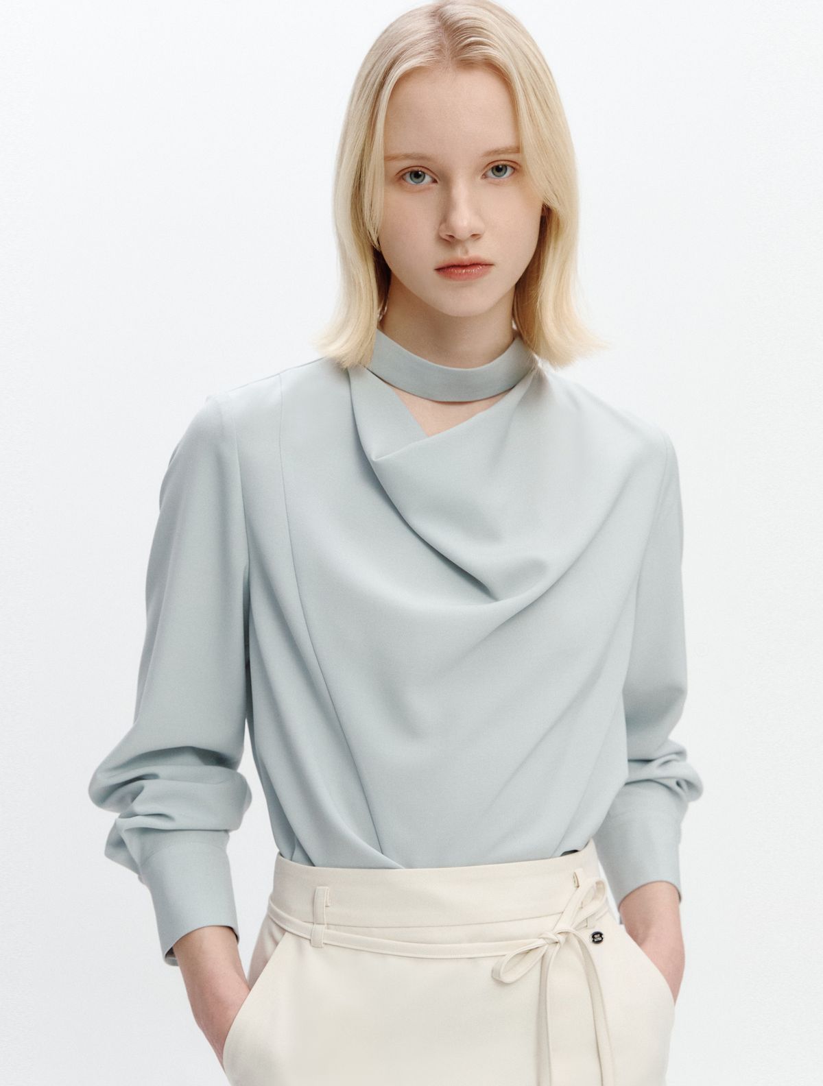 그레이데시온(GRAYDATION) Hole Band Collar Cowl Neck Blouse MINT