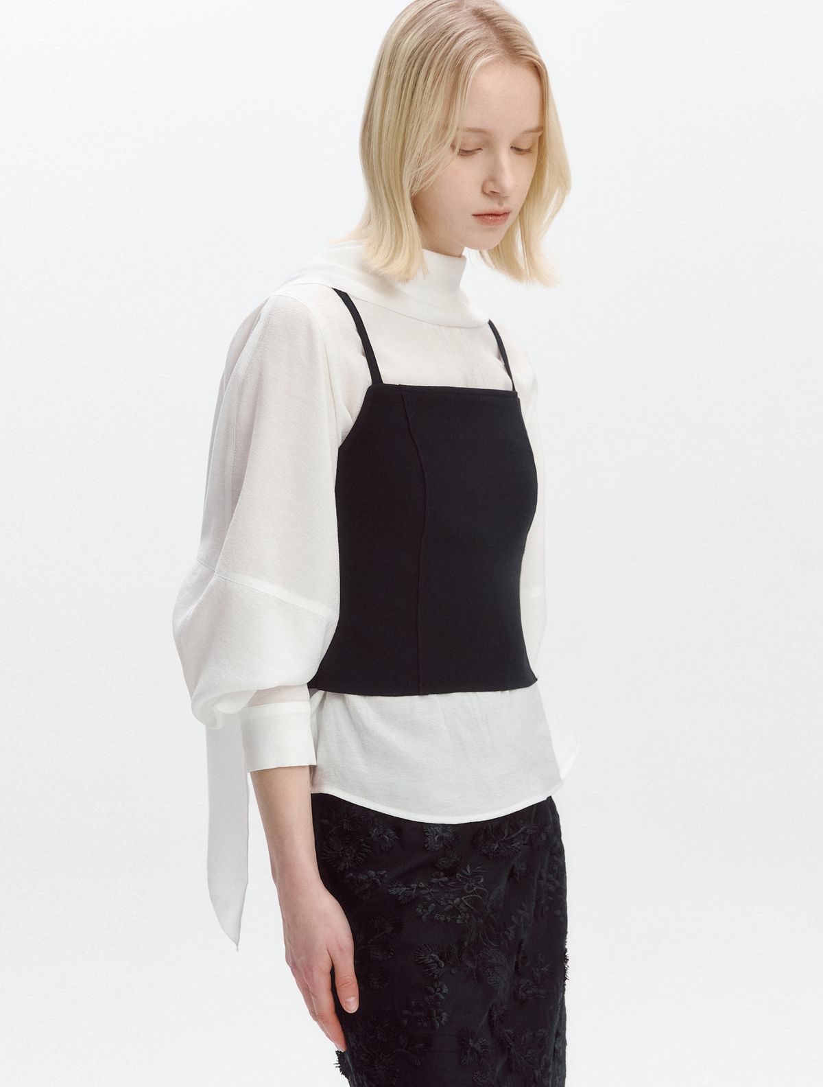 그레이데시온(GRAYDATION) Volume-sleeve Tie Strap Blouse OFF WHITE