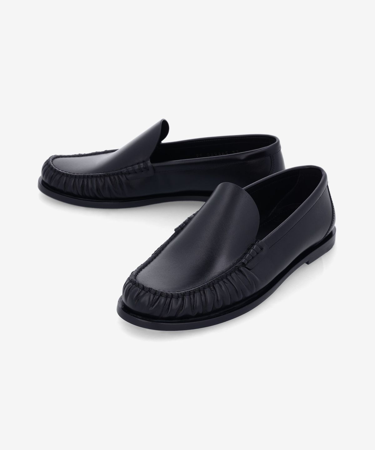 생로랑(SAINT LAURENT) 핸드 스티치 로랑 로퍼 - 블랙 / 8206451YU001000