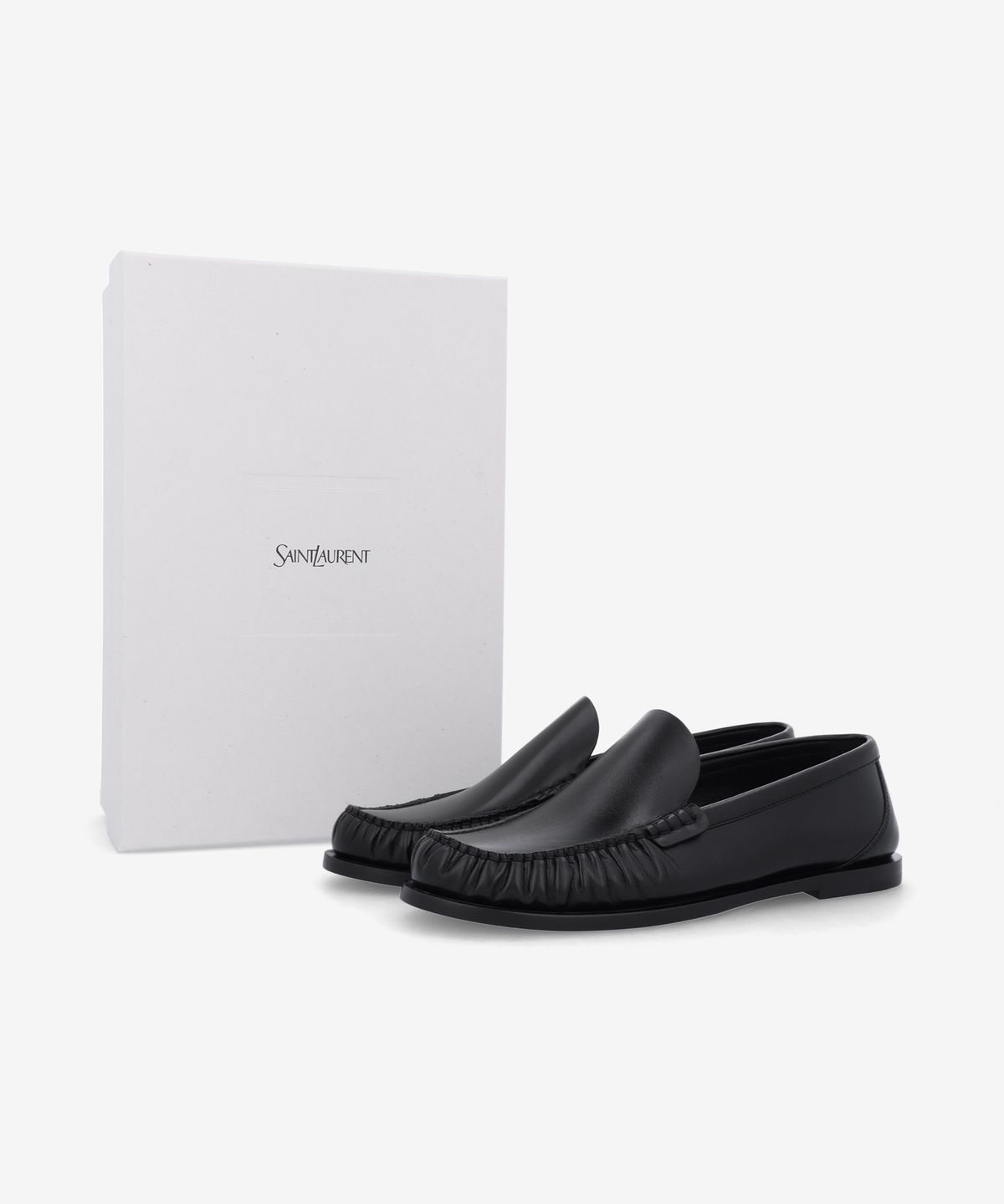 생로랑(SAINT LAURENT) 핸드 스티치 로랑 로퍼 - 블랙 / 8206451YU001000