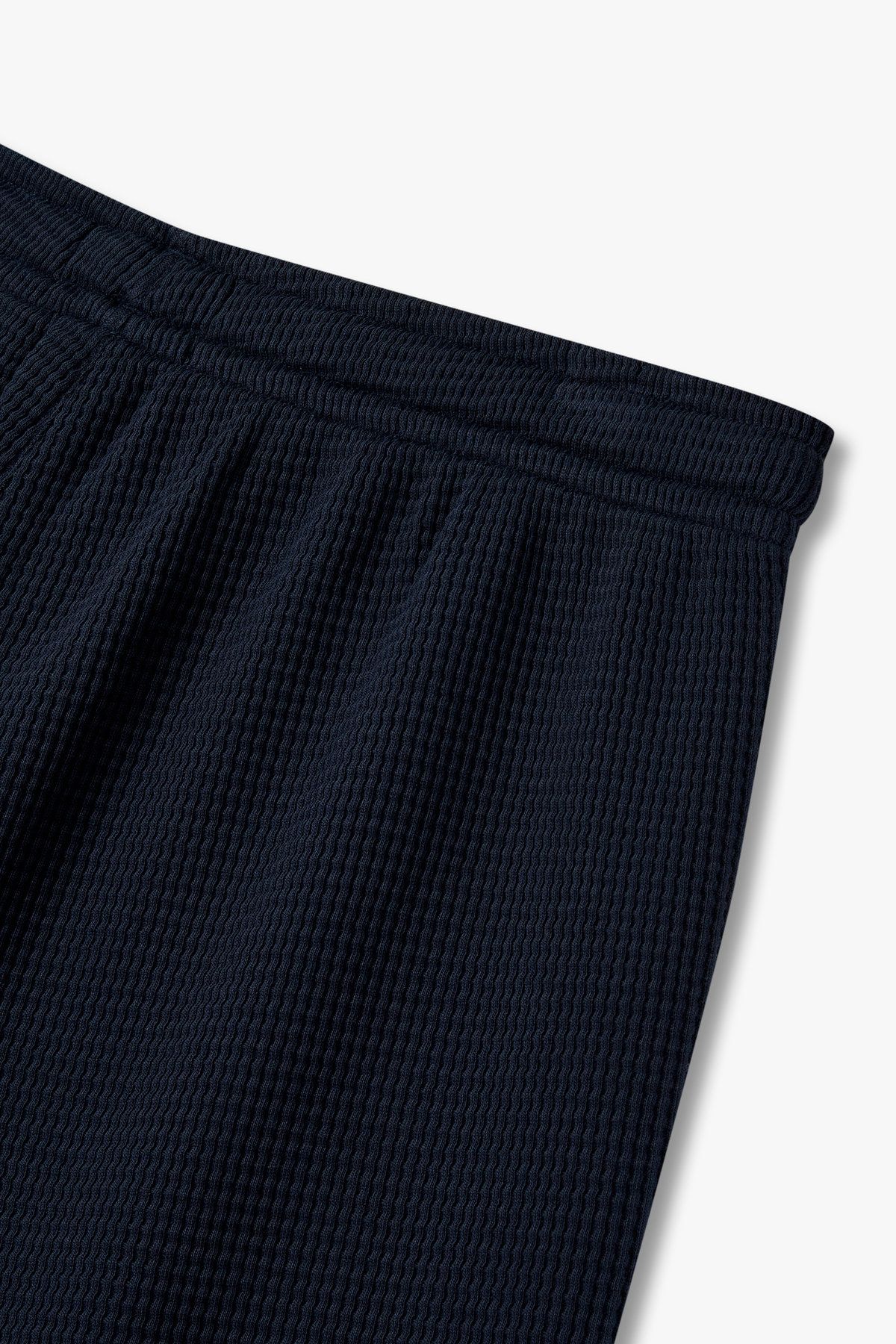 엠포리오 아르마니 언더웨어(EMPORIO ARMANI UNDERWEAR) 남성 로고 라벨 텍스처드 라운지 쇼츠 _다크 블루 0815131031