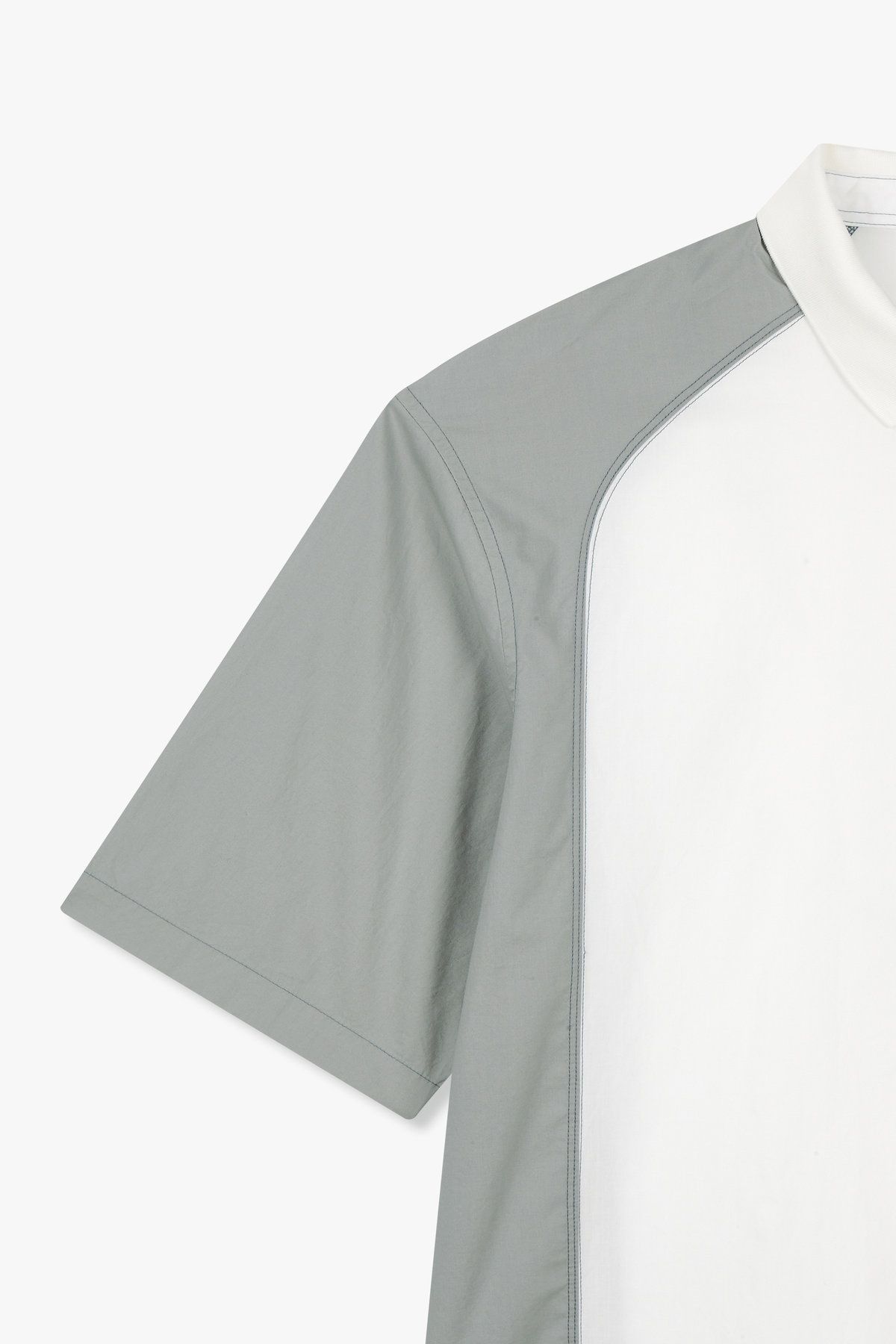 아르마니 익스체인지(ARMANI EXCHANGE) 남성 리브드 칼라 컬러 블록 셔츠 _오프 화이트 A415120016