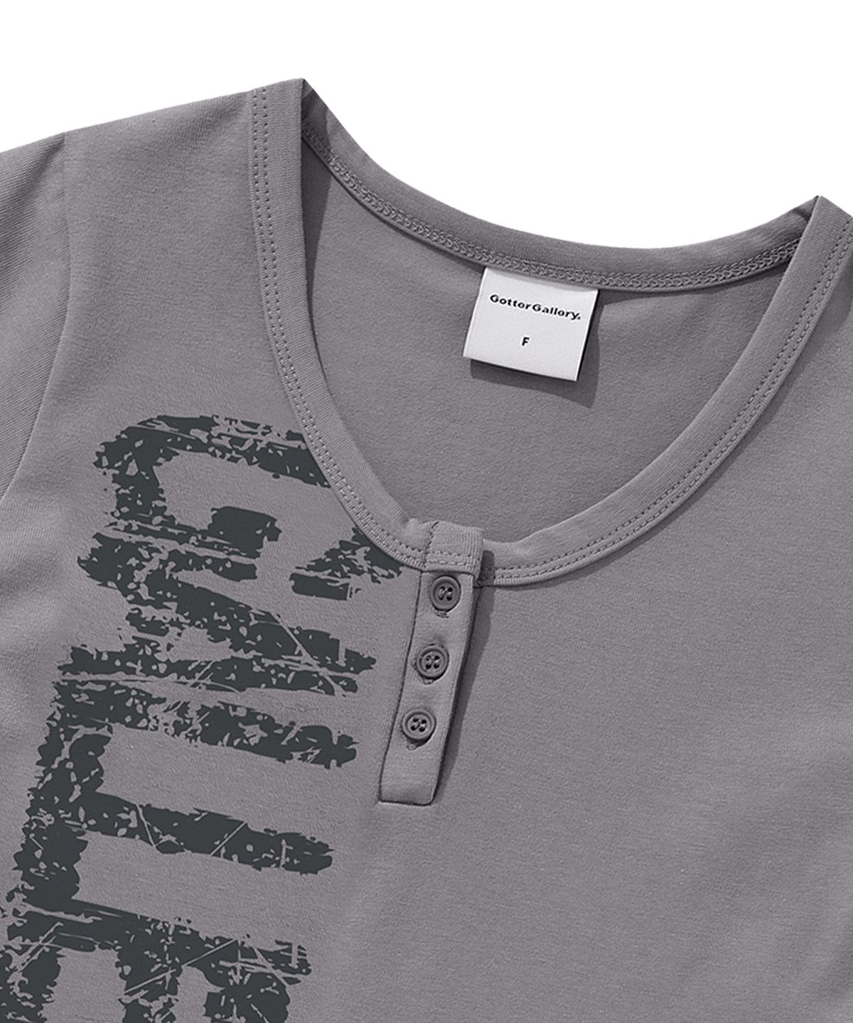 가터갤러리(GOTTER GALLERY) PAINTED LOGO BUTTON CROP TOP_BE