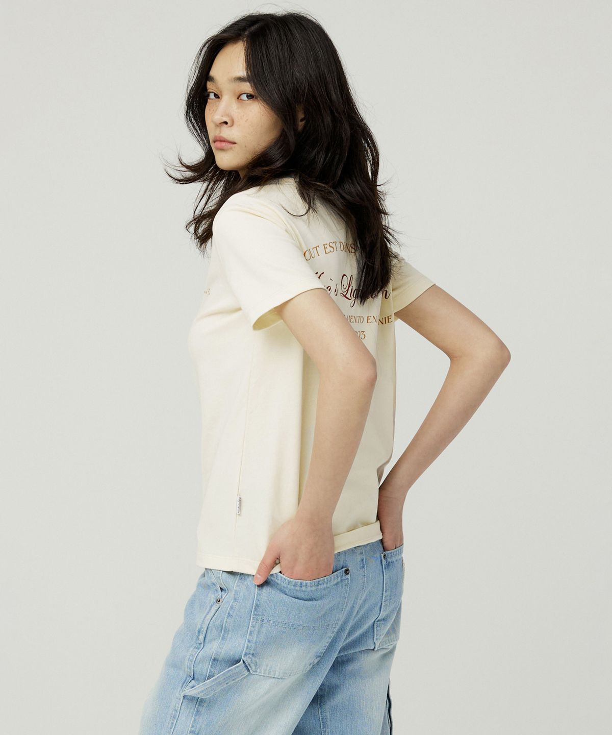 맥우드건(MAGOODGAN) 루디아 3621 웍스토리 스탠다드핏 크림 반팔티