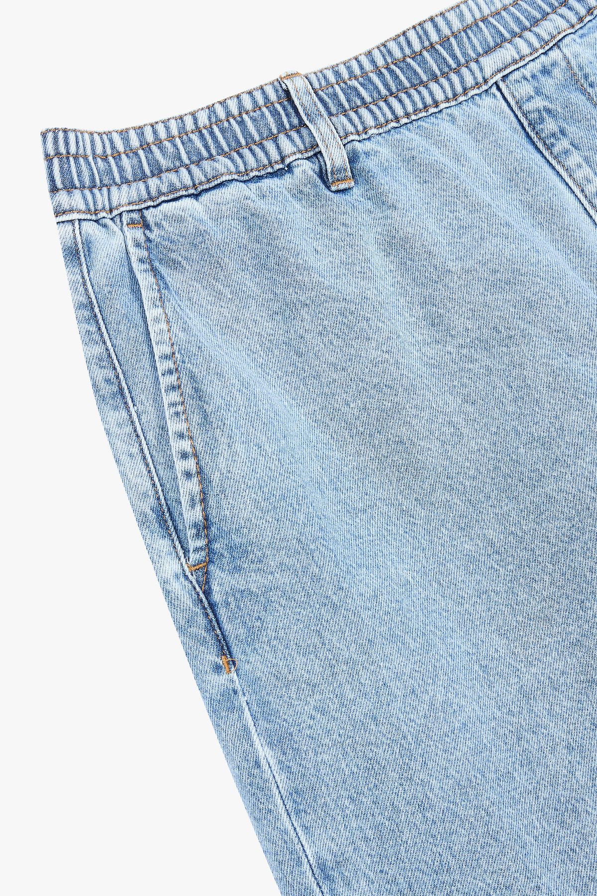 아르마니 익스체인지(ARMANI EXCHANGE) 남성 포켓 디테일 버뮤다 데님 팬츠 _라이트 블루 A415140014