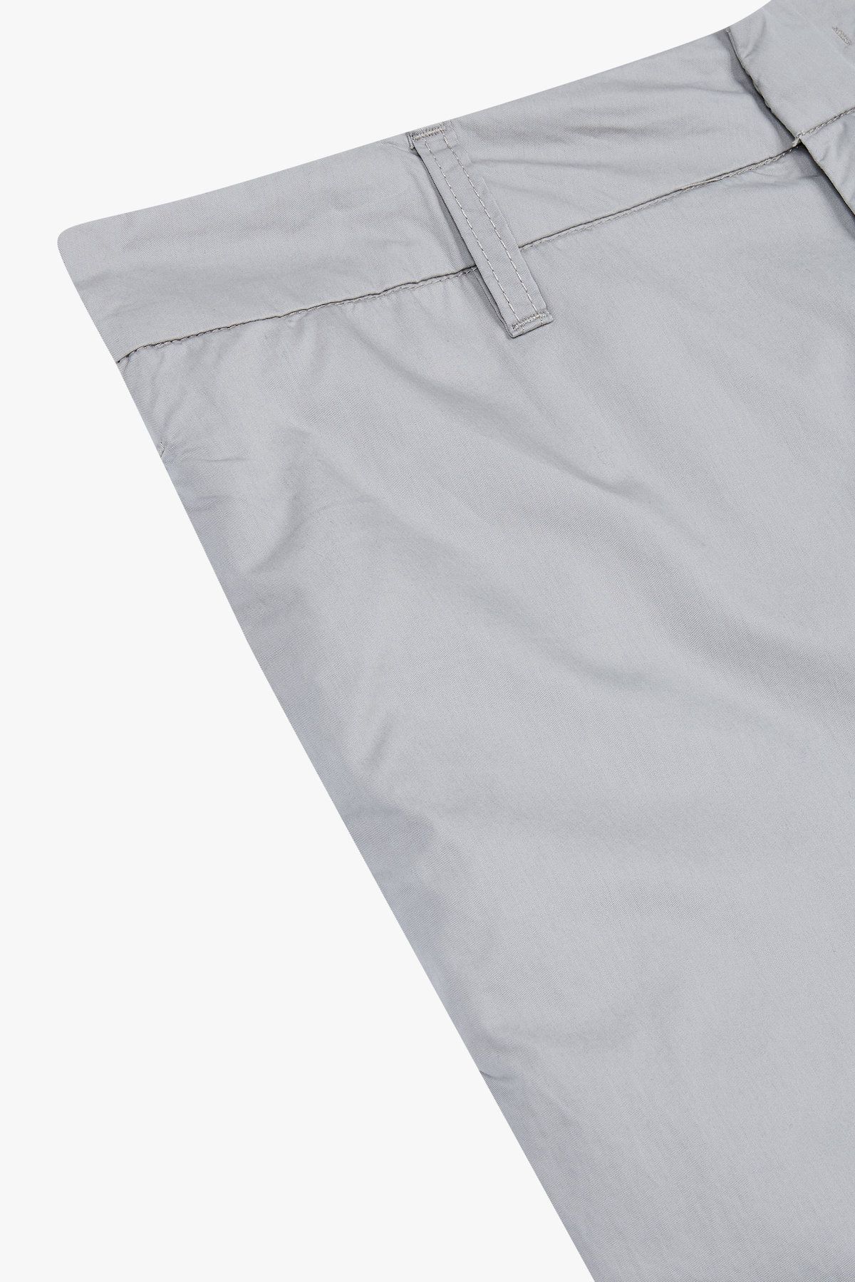 아르마니 익스체인지(ARMANI EXCHANGE) 남성 백 메탈 로고 코튼 치노 팬츠 _그레이 A415142017