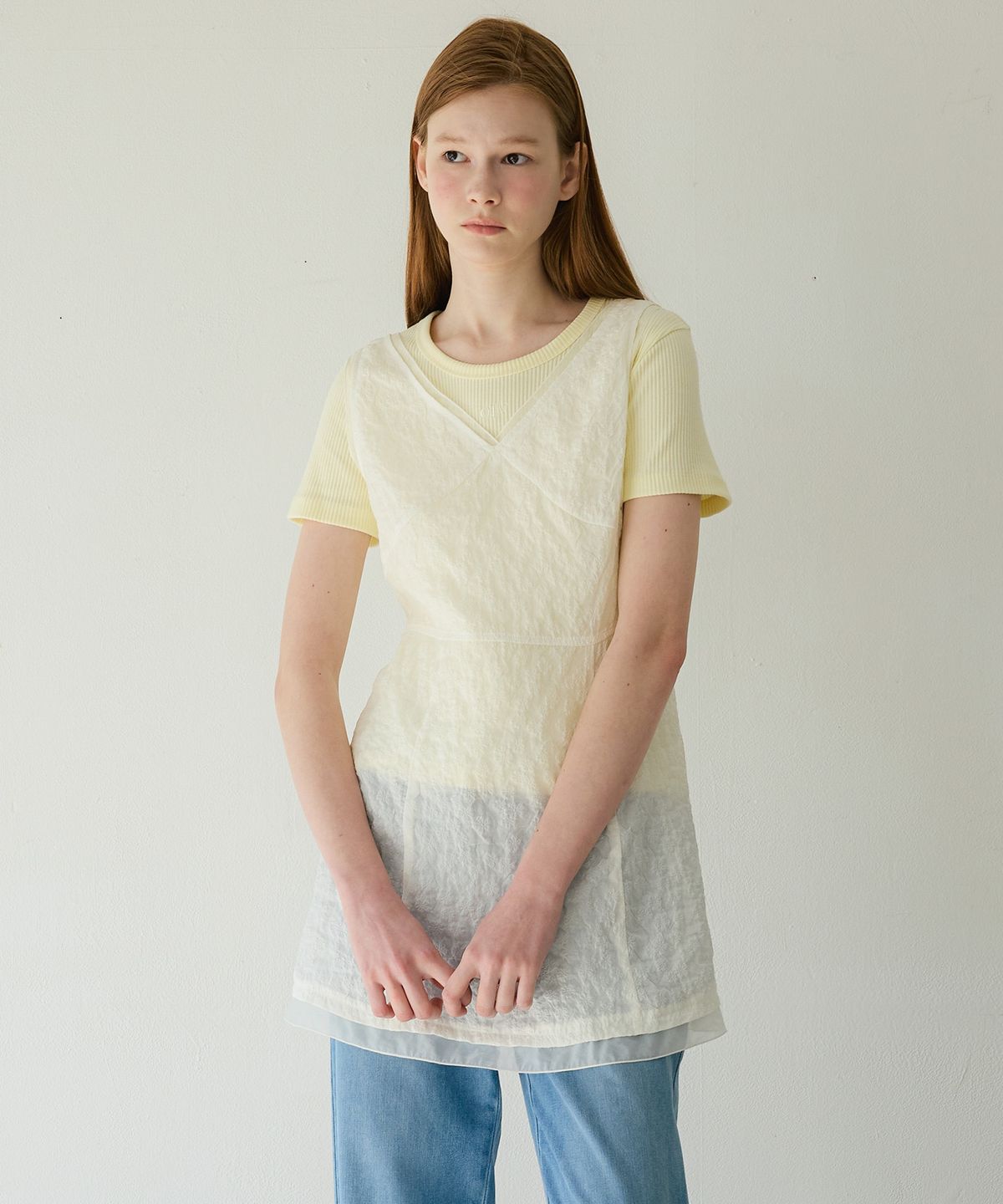 올리브 데 올리브(OLIVE DES OLIVE) 슬림 골지 자수포인트 반팔티셔츠 OW5ME3770