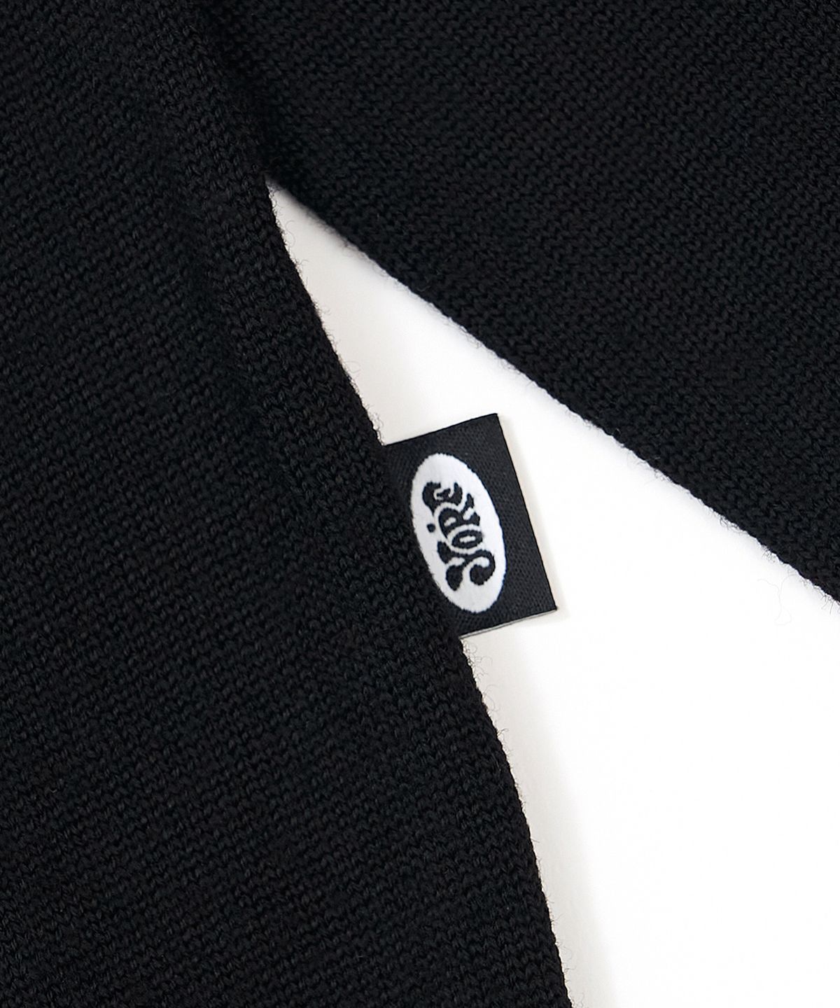 욜프(YORF) YORF KNIT CREWNECK B RABBIT BLACK