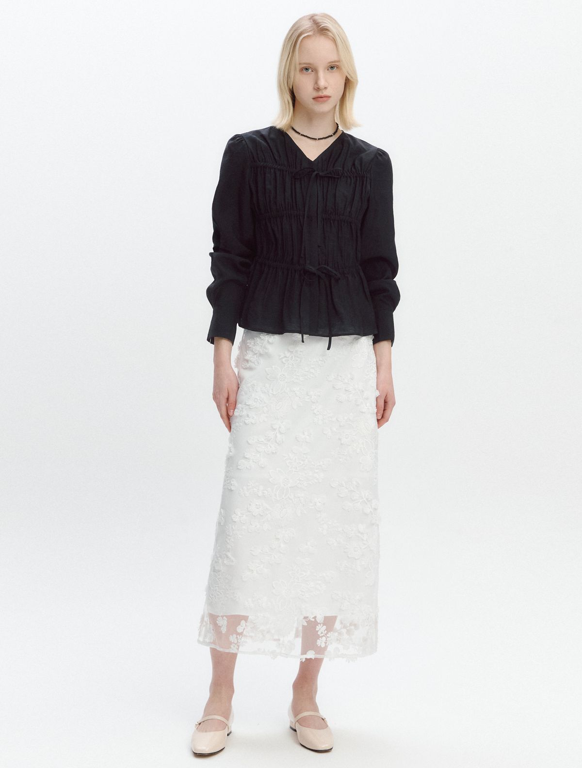 그레이데시온(GRAYDATION) V-neck Strap-decorated Shirring blouse BLACK