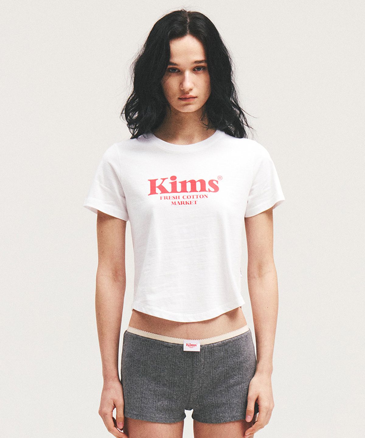 킴스 프레시 코튼 마켓(KIMS FRESH COTTON MARKET) (Unisex) Kims Bam Logo Tee White(red)