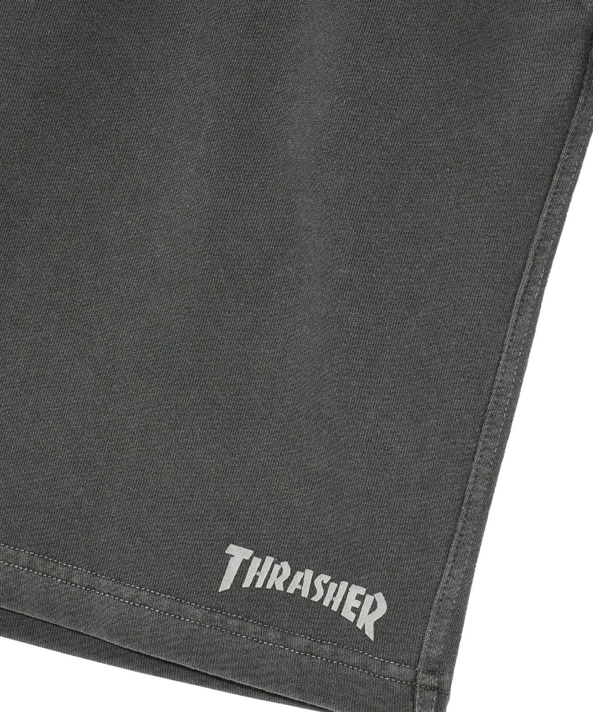 트레셔(THRASHER) 매거진 피그먼트 스웻 쇼츠 차콜