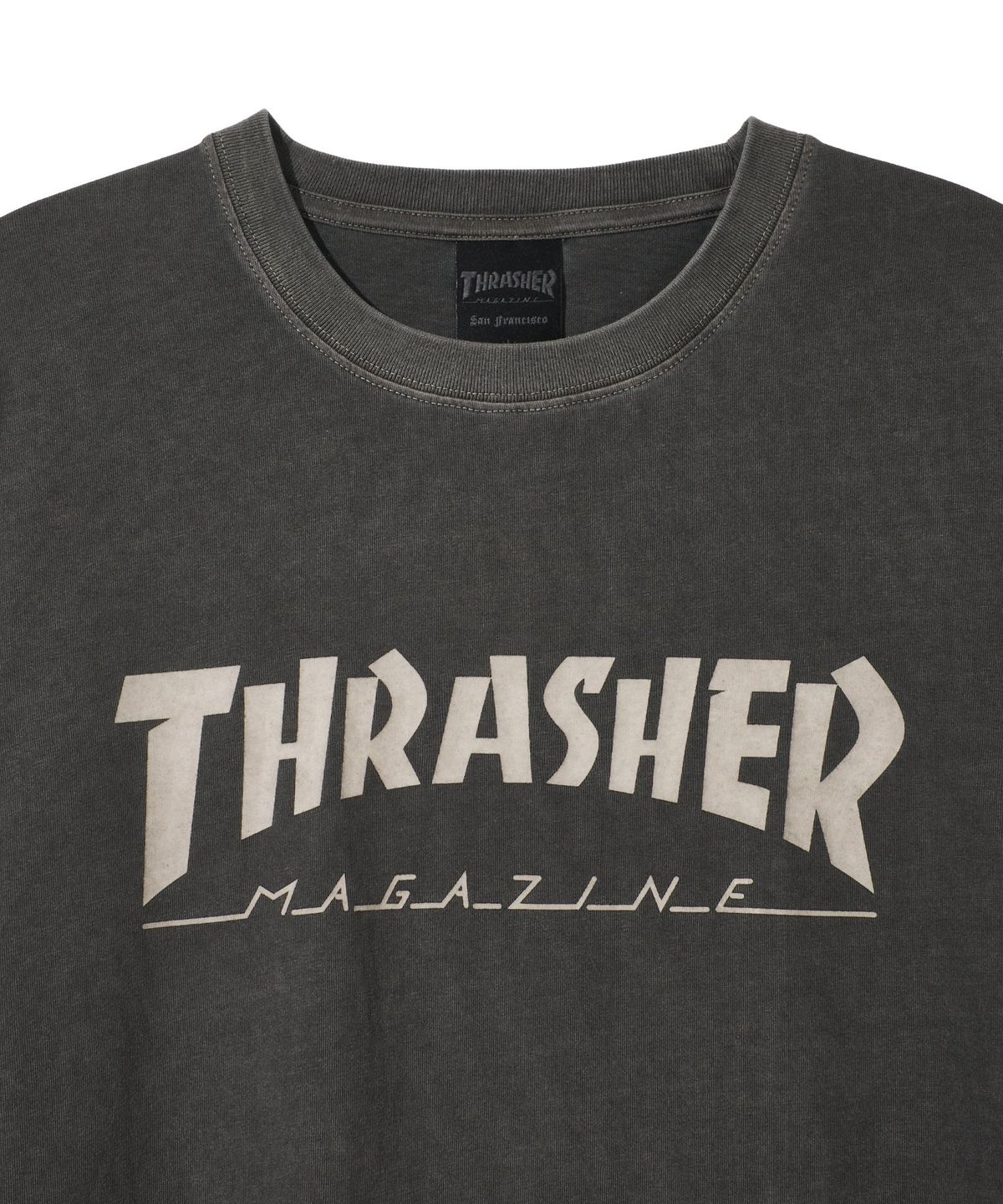 트레셔(THRASHER) 매거진 피그먼트 다잉 반팔 티셔츠 차콜