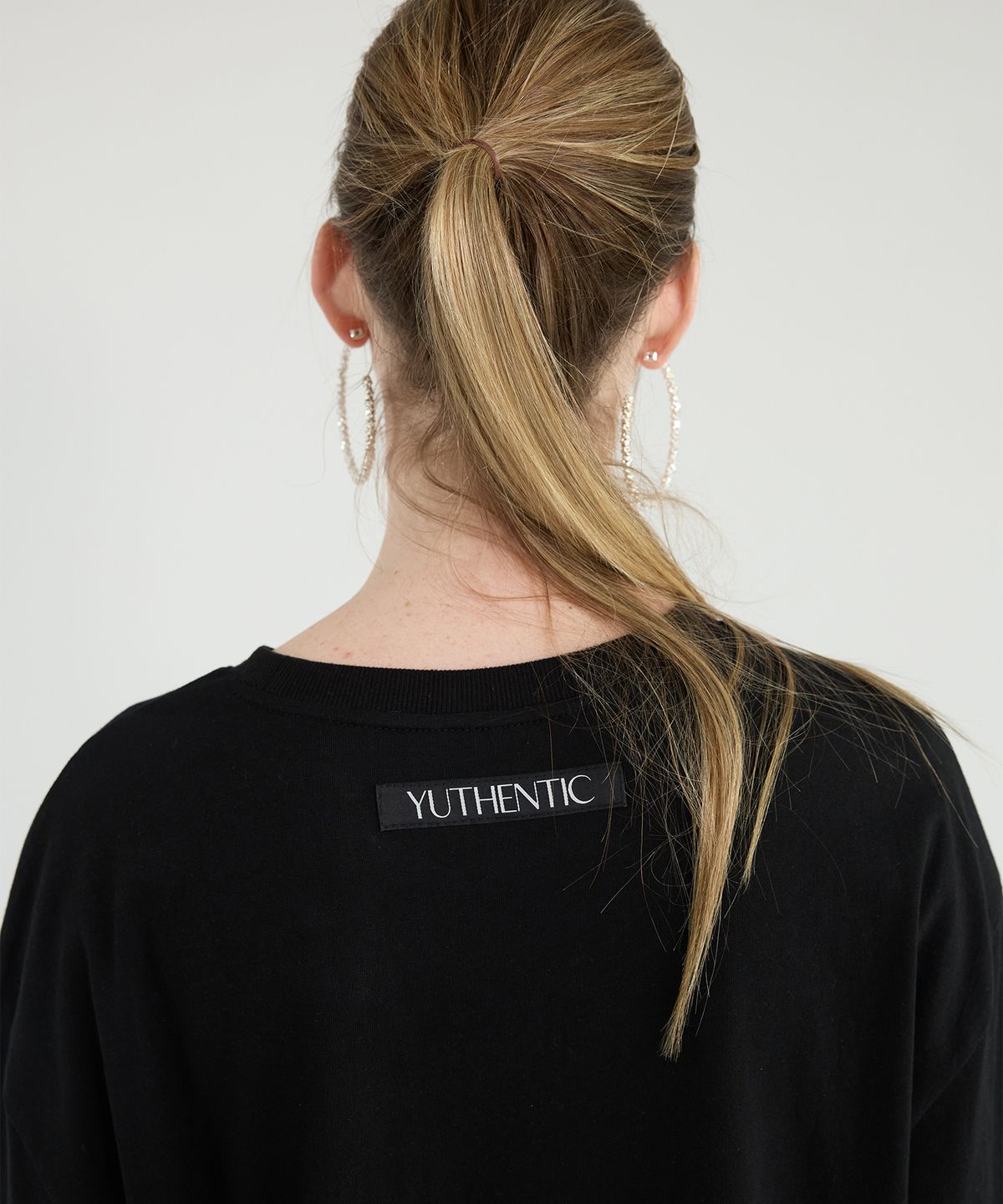 유센틱(YUTHENTIC) SIGNATURE 티셔츠 다크그레이 AW5ME44113