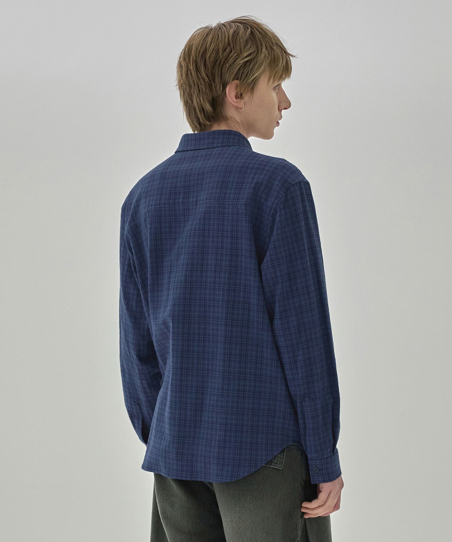 MUSINSA | WOOALONG Tone-on-Tone Check shirt - NAVY