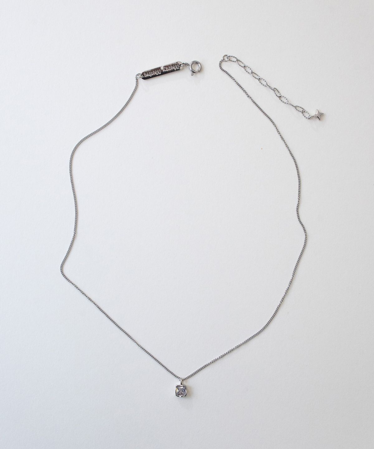 메리모티브(MERRYMOTIVE) Cube crystal pendant with chain necklace