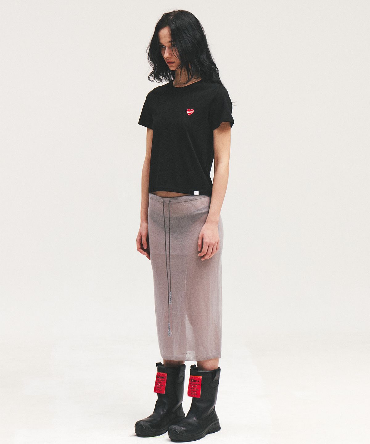 킴스 프레시 코튼 마켓(KIMS FRESH COTTON MARKET) (Unisex) Kims Heart Symbol Tee Black