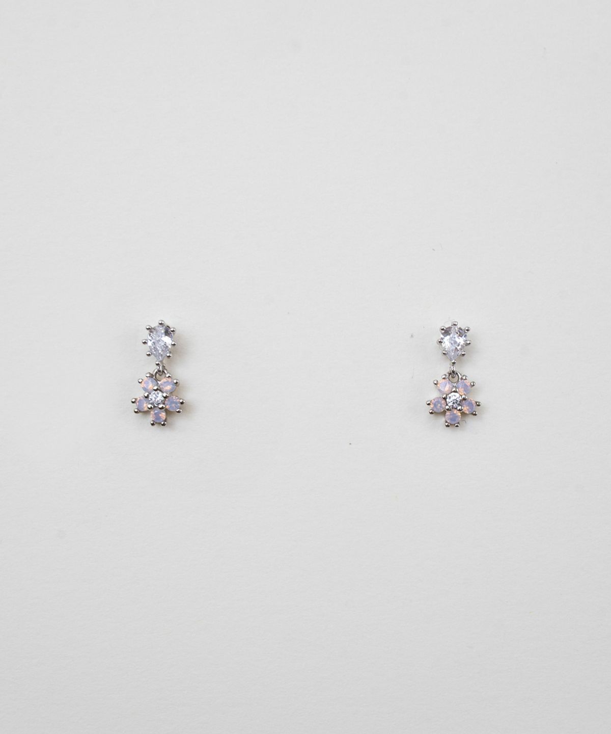 메리모티브(MERRYMOTIVE) Cherry blossom mini earring